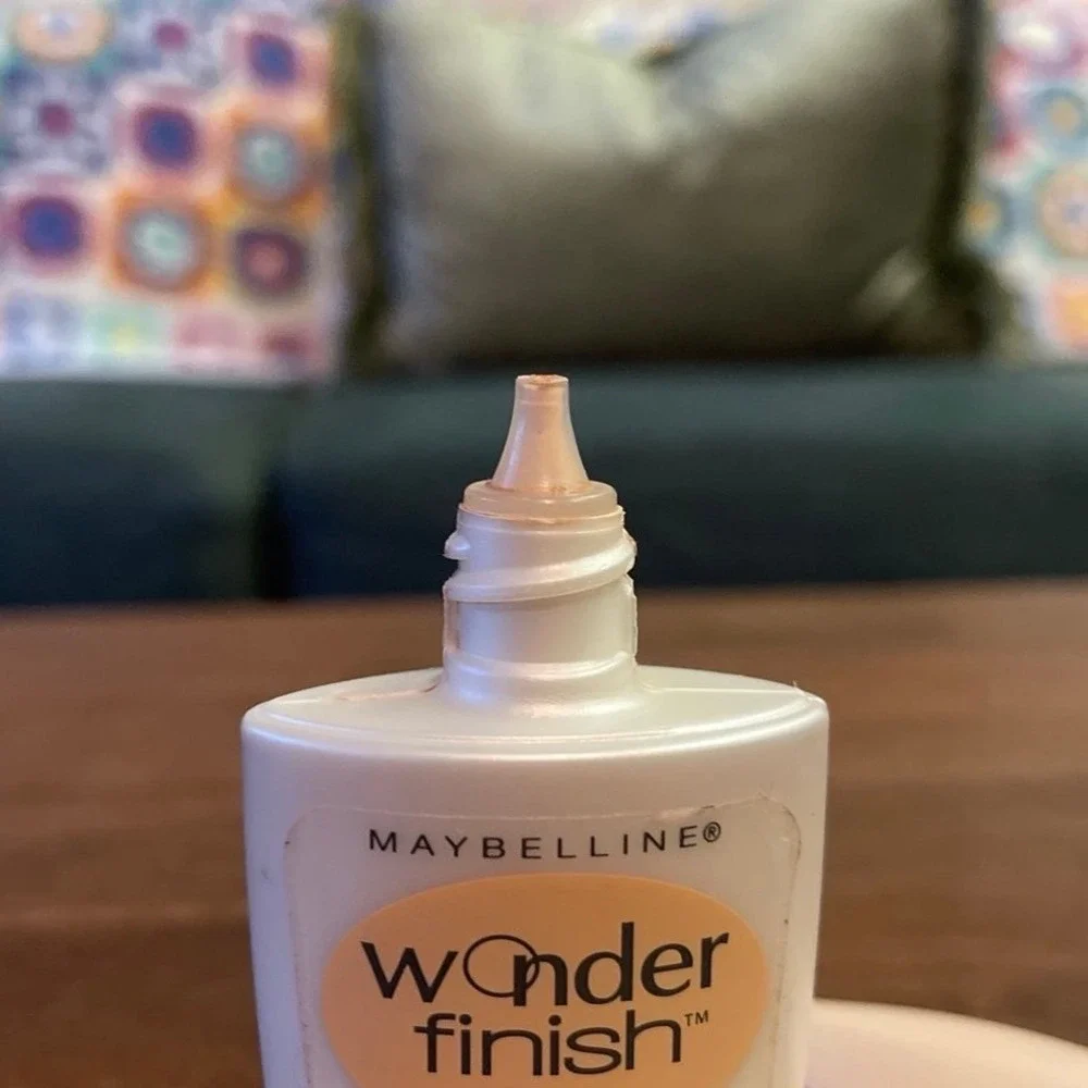 MAYBELLINE‎ WONDER FINISH Clean Powder-Finish Foundation NUDE 2/3 full